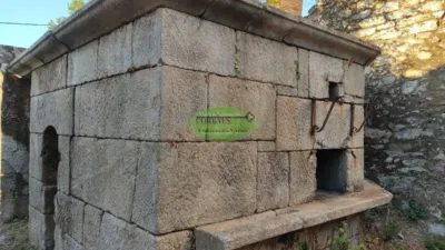 Stone-built semi-detached house in Maside, featuring a stone oven and a small plot of 15 m². Located 23 km from Ourense city centre and just 2 km from Maside. Requires more than 25% renovation. photo 2