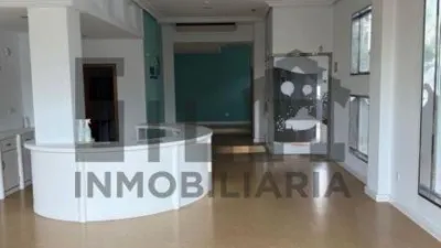 Local comercial en alquiler en Calle Pura y Dora Vázquez, O Couto (Ourense Capital) de 725 €<span>/mes</span>