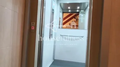 Apartment on Avda Zumacarregui Street photo 22
