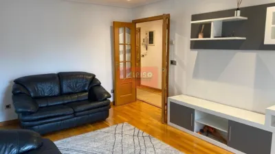 Piso en alquiler en Calle de San Miguel, Casco Vello (Ourense Capital) de 750 €<span>/mes</span>