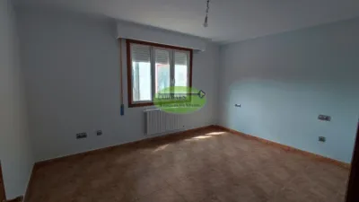 Chalet en venta en San Cibrao Das Viñas, San Cibrao Das Viñas (Capital). Municipio de San Cibrao das Viñas de 320.000 €