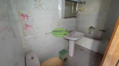 Casa en venta en Ourense, Vinteún (Ourense Capital) de 79.900 €