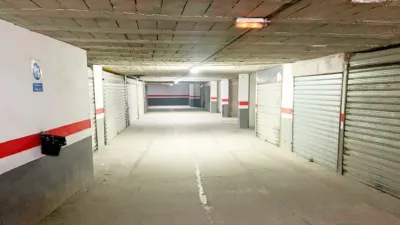 Garaje en venta en Calle Marzo - Más