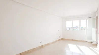 Flat on Calle de Menéndez Pidal, 7 photo 4