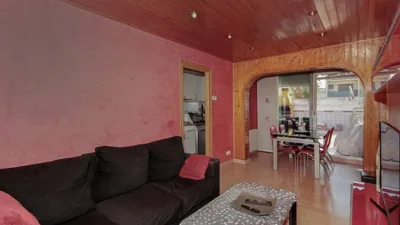Flat on Carrer de Güell i Ferrer photo 2