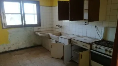 Chalet en venta en Calle de la Carretera, Sástago de 25.660 €