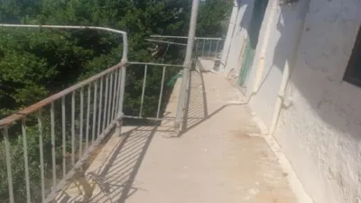 Chalet en venta en Calle de la Carretera, Sástago de 25.660 €