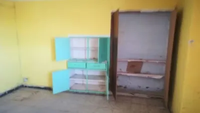 Chalet en venta en Calle de la Carretera, Sástago de 25.660 €