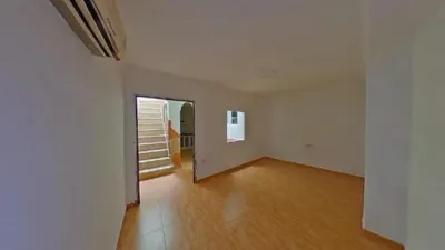Casa en venta en Calle de Nuestra Señora de los Dolores, Lora del Río de 48.000 €