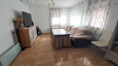 Apartment on street photo 18