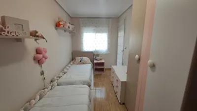 Apartment on street photo 4