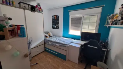 Apartment on street photo 8
