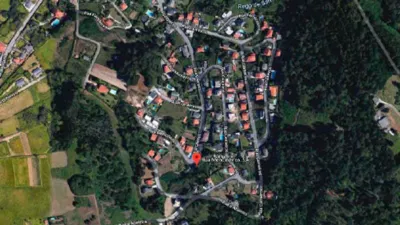 Terreno en venta en Calle de los Menciñeiros, 5 - Más