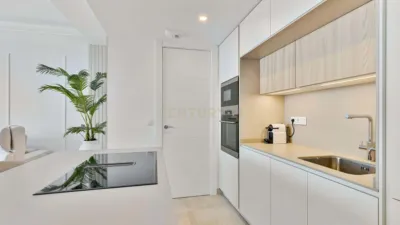 Apartment on Avenida de Santa Amalia photo 3