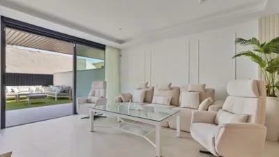 Apartment on Avenida de Santa Amalia photo 6