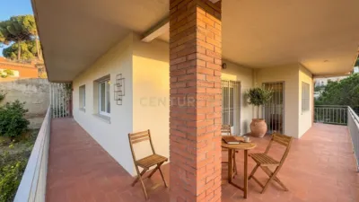 Chalet on Carrer de Prat de la Riba photo 8