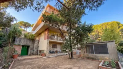 Chalet on Carrer de Prat de la Riba photo 3