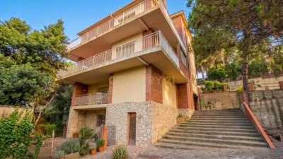 Chalet on Carrer de Prat de la Riba photo 5