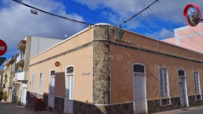 Chalet on Calle de Arriba photo 3