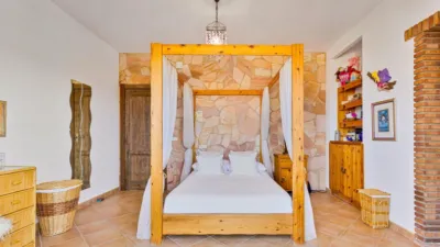 Chalet on Calle de los Moriles photo 26