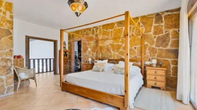 Chalet on Calle de los Moriles photo 20
