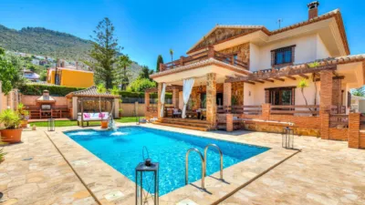Chalet on Calle de los Moriles photo 2