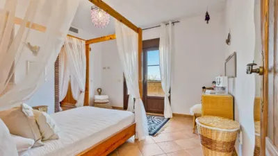 Chalet on Calle de los Moriles photo 27