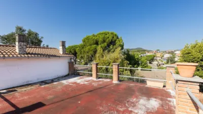 Chalet on Carrer del Montseny photo 2