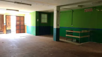Commercial premises for sale with purchase option, 165 m², located in Teba, Málaga province. The commercial space is well connected, just minutes from the MA-465 highway access and the intercity bus stop. The property is situated in the peripheral area of the town, characterized by single-family homes with some ground-floor commercial units. For more information, please do not hesitate to contact us. photo 5