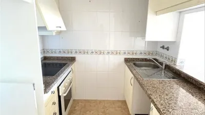 Apartment on Helena Street photo 9