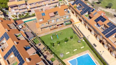 Chalet en calle Clara Campoamor photo 4