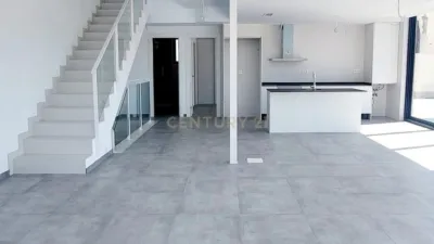 Chalet on Calle C. Malta photo 12