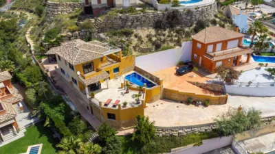 Chalet en calle Carrer Xaloc photo 4