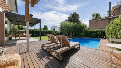 Chalet on Carrer dels Urals photo 7