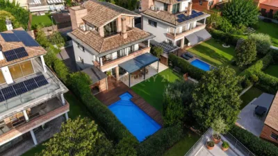 Chalet on Carrer dels Urals photo 4