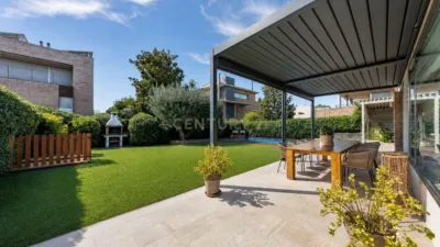 Chalet on Carrer dels Urals photo 8