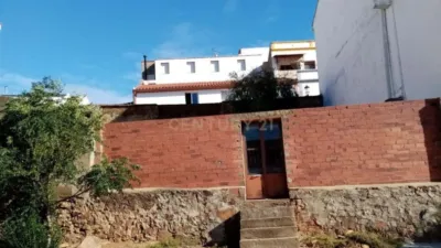 Chalet en venta en Calle Castillejos, Alange de 56.000 €