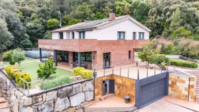 Chalet on Carrer del Raval de Roca Bruna photo 30