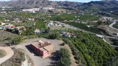 Chalet on Calle Ds Poligono 16 133 Alora photo 4