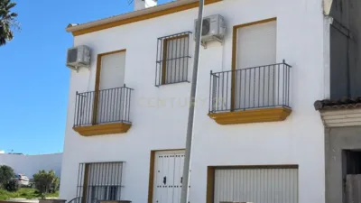 Chalet on Reyes Católicos Street photo 18