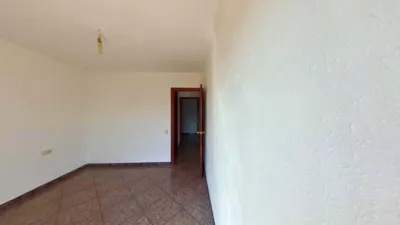 Flat on Carrer del Besòs photo 9