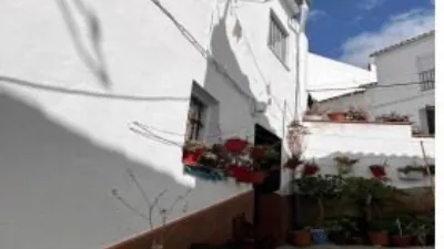 Terraced house on Calle Portillejo photo 3