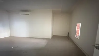 Local comercial en venta en Avenida de Ramón Menéndez Pidal - Vista 3