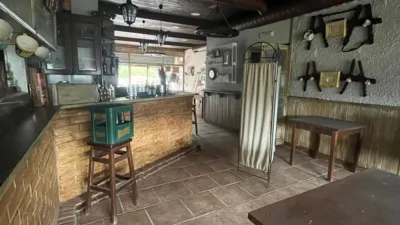 Local comercial en venta en A Campanilla - Más