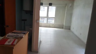 Local comercial en venta en Ensanche - Más