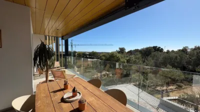 Pis – Orihuela, Residencial Enebro (Las Colinas Golf) - Més