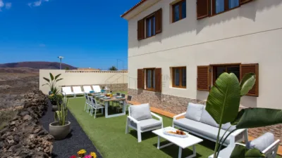 Chalet en venta en Calle Sabina, número 3A4, Corralejo (La Oliva) de 415.000 €