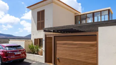 Chalet en venta en Calle Sabina, número 3A4, Corralejo (La Oliva) de 415.000 €
