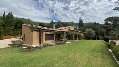 Chalet en alquiler en Llorà, Llorà (Sant Martí de Llémena) de 3.500 €<span>/mes</span>