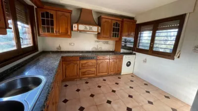Chalet en venta en Utebo, Utebo de 295.000 €